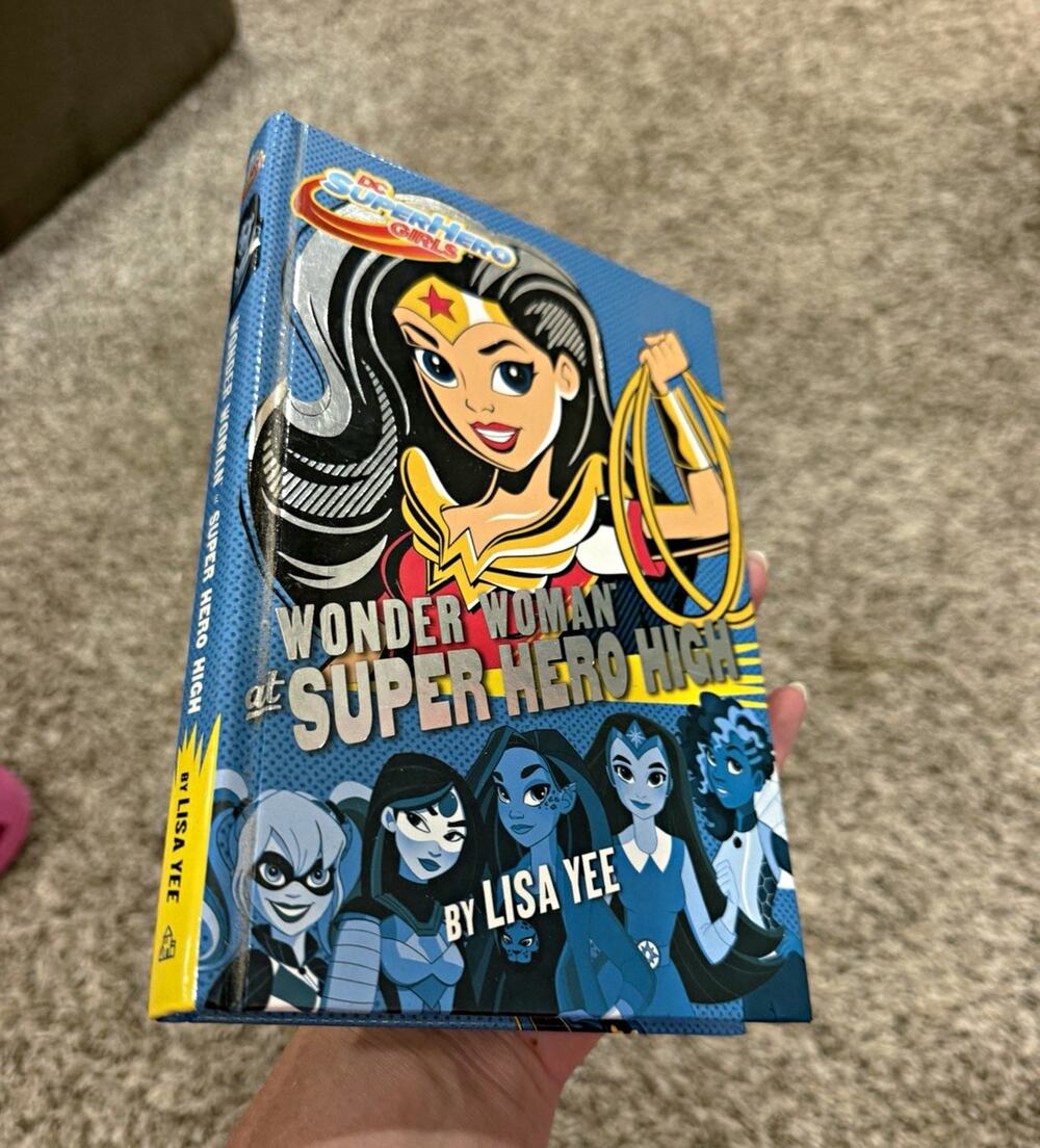 Wonder Woman at Super Hero High (DC Super Hero Girls) HB 2016 Lisa Yee